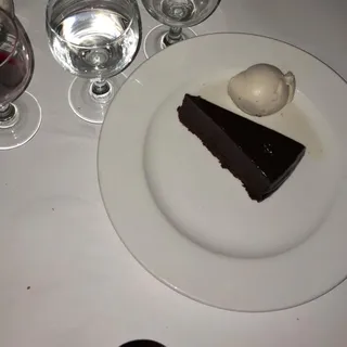 Gateau au Chocolate with Vanilla Ice Cream