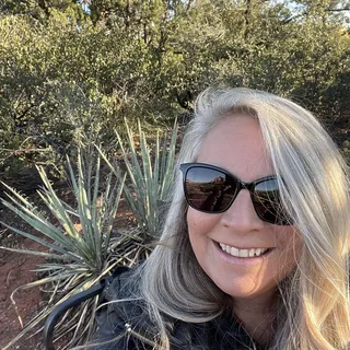 Kristi F.