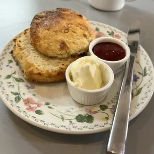 Buttermilk Biscuit  Comes With Butter / I added house Jam for an extra fee