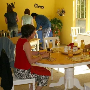 A hot buffet breakfast each morning awaits guests.