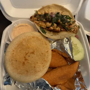 Pupusas and pastelitos