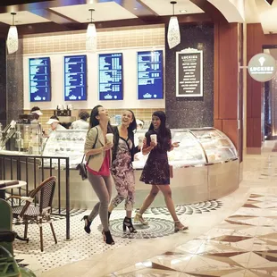 Luckies - Live! Casino &amp; Hotel