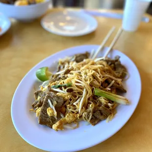 Pad Thai with beef