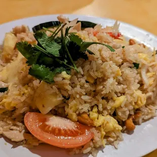 Pineapple Fried rice (Thai Sub Pa Rod) $14.99 lots of chicken, 4 shrimp perfectly cooked, lotsa fluffy eggs, great flavor 5/5* 4-2024