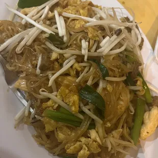 Pad thai (house option: chicken, beef and shrimp)
