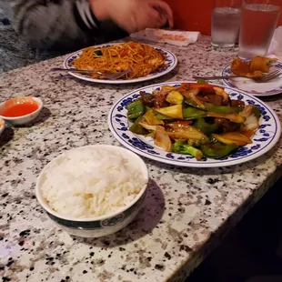 Beef with vegetables and chicken lo mein (far left). I apologize for poor picture quailty.