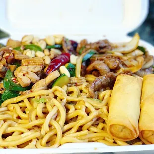 Combo plate with kung pao chicken &amp; Mongolian beef