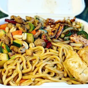 Combo plate with Mongolian chicken &amp; kung pao chicken