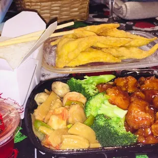 Dragon &amp; Phoenix w/ Crab Rangoon!