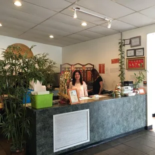 May, from LB2 on Karl Rd. in Columbus now works for Chef Chen in Newark. So great to see her again.