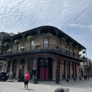 New Orleans. Where all the Vampire shots from TV shows take place. It is a private residence.