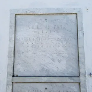 Marie Laveau&apos;s tomb