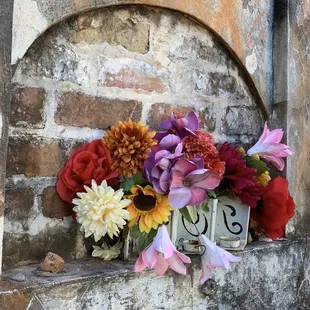 Flowers on an interesting landmark grave (go on the tour and find out more)!