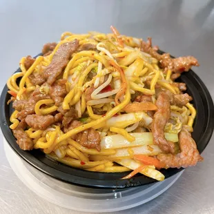 Beef lo mein