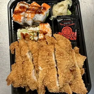 food, chicken wings and fried chicken