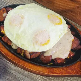 Horseshoe skillet