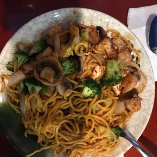 Try the garlic sauce!