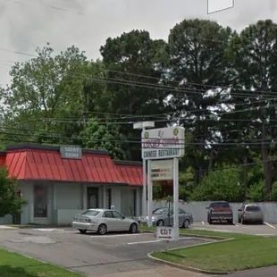 the location of the restaurant on the corner of the street