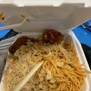 Sry me &amp; coworker were starving so couldn&apos;t take picture of  &amp; spicy wings lol beautiful serving size!