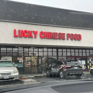 Exterior across from del taco