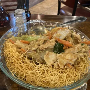 Crispy noodle with Chicken