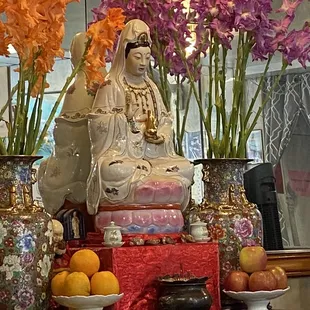 We loved eating here! The faux meats were very good! Friendly staff!! We ate here a few times on our vacation!! The best!!