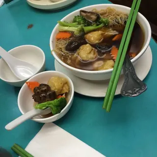 Black Mushrooms Won Ton Noodle Soup