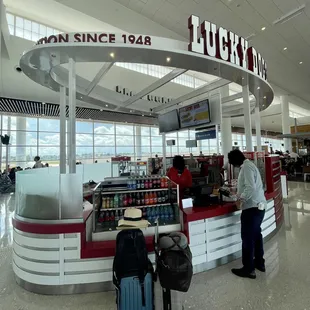 Lucky Dogs, Terminal One, Louis Armstrong Airport - very tasty hot-food option ...