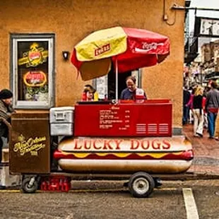 A true Lucky Dog Cart ! Observe the life saying Umbrella!