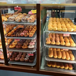 Donuts are lined up at the opening time