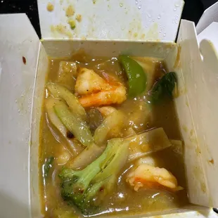 Shrimp hot garlic curry with lots of shrimp and veggies. Taste is a bit off though.