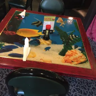 I love the decor in here