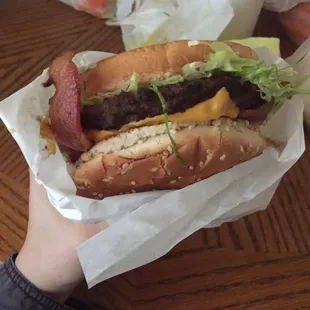 Bacon Avocado Cheeseburger