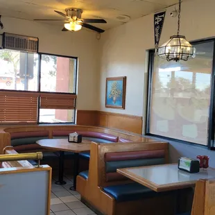 booths and tables