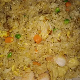 fried rice with shrimp and vegetables