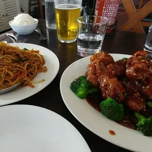 House Special Lo Main  General Tso Chicken Wings (and Kolsh Beer)
