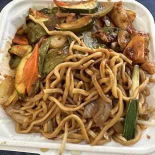 Szechuan chicken w/ Chow Mein