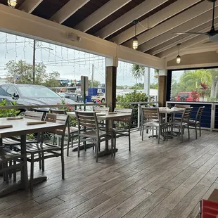 Lucky Lobster outdoor patio