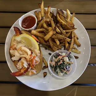 LLC Famous Lobster Roll