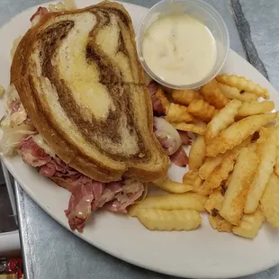 Reuben w Fries