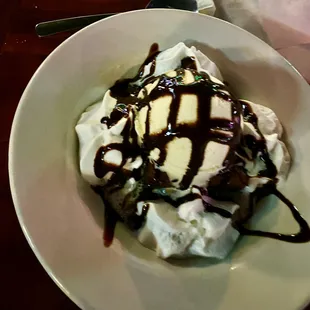 chocolate chip brownie sundae