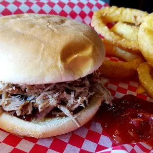 Pulled Pork w/ Onion Rings