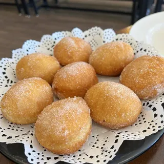 8 Sugar Donuts