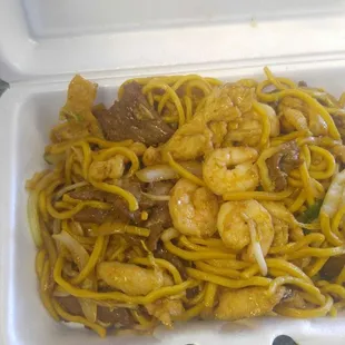 House Lo Mein