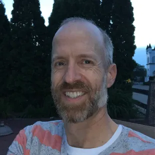 Having dinner after going to Cascade Falls.