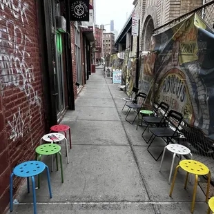 Through this unassuming alley is one of the better places in DUMBO...