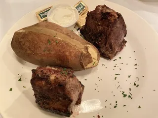 Wise Guys Lounge & Grill