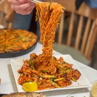 Stir fried squid noodle