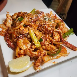 Stirfried Squid Noodles