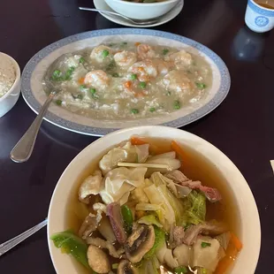 Wonton Noodles Soup, Wor Wonton Soup &apos; Prawns w/Lobster Soup.